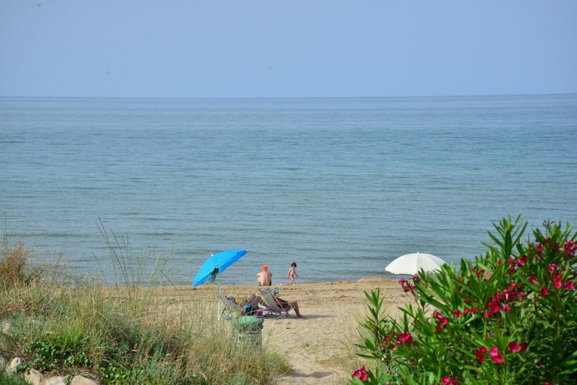 Residence Airone Termoli Bagian luar foto